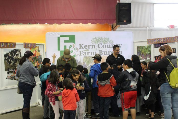 kids at Farm Day in The City event